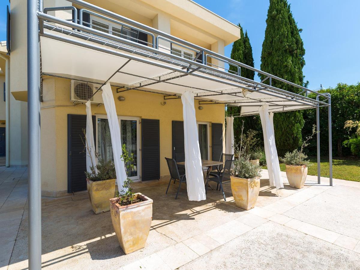 Apartments Gala Πόρετς Εξωτερικό φωτογραφία