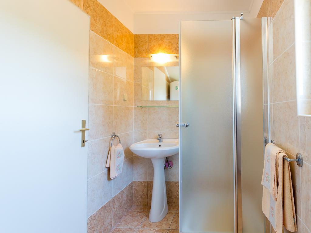 Apartments Gala Πόρετς Εξωτερικό φωτογραφία