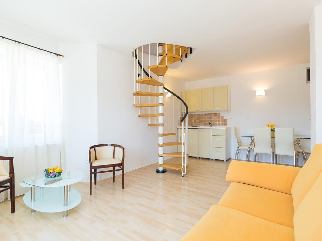 Apartments Gala Πόρετς Εξωτερικό φωτογραφία