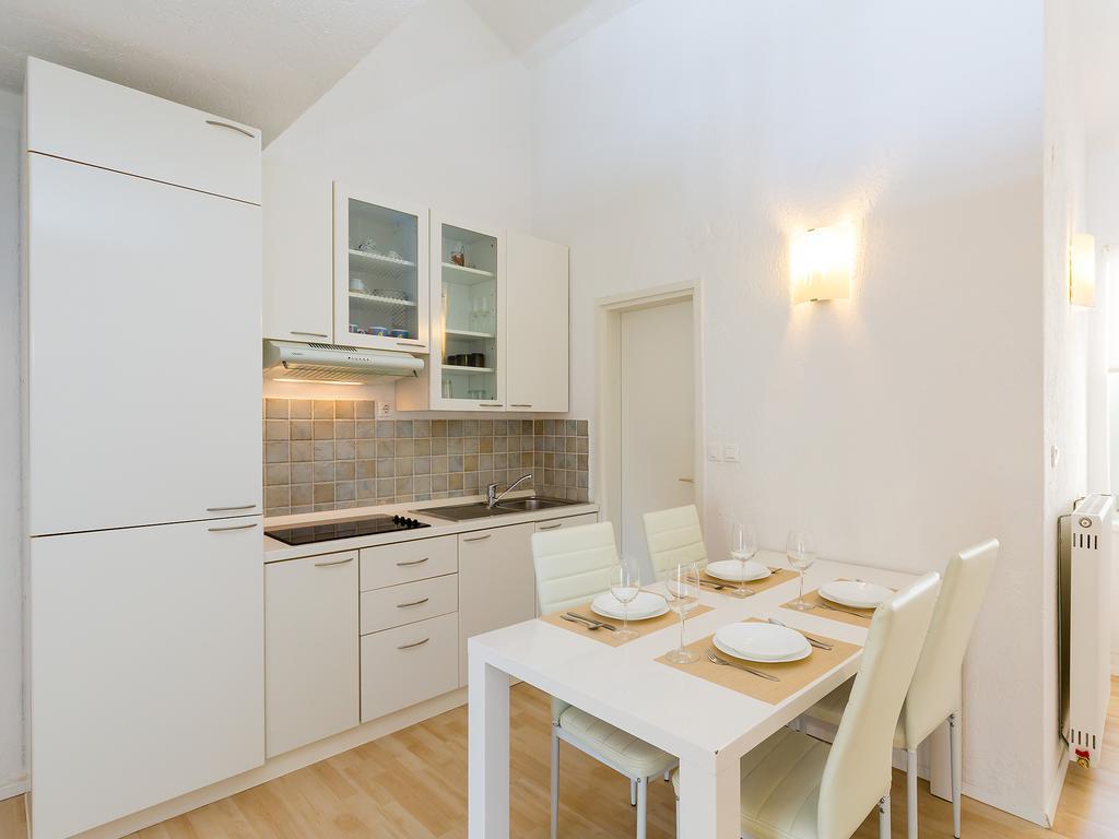 Apartments Gala Πόρετς Εξωτερικό φωτογραφία